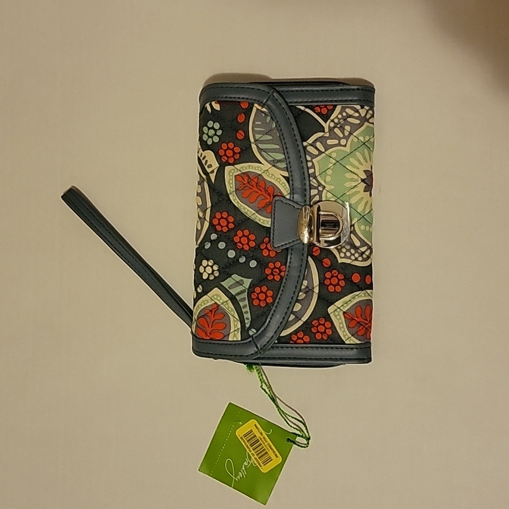 NWT: Retired Vera Bradley Ultimate Wristlet